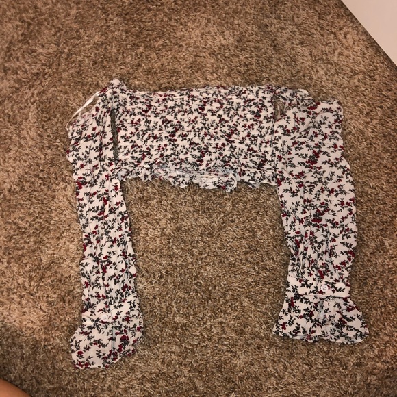 Crop top ! ❤️ - Picture 2 of 2